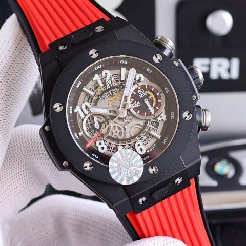 宇舶 恒宝-HUBLOT ——英勇无畏 拳拳出击 简称“HUB”“恒宝” BigBang大爆炸元素材料计时码表v2版 表壳采用进口316L精钢材料 设计感爆炸 搭载7750改“HUB1242”自动机芯 计时瞬启与一键飞返 完美还原原装功能 